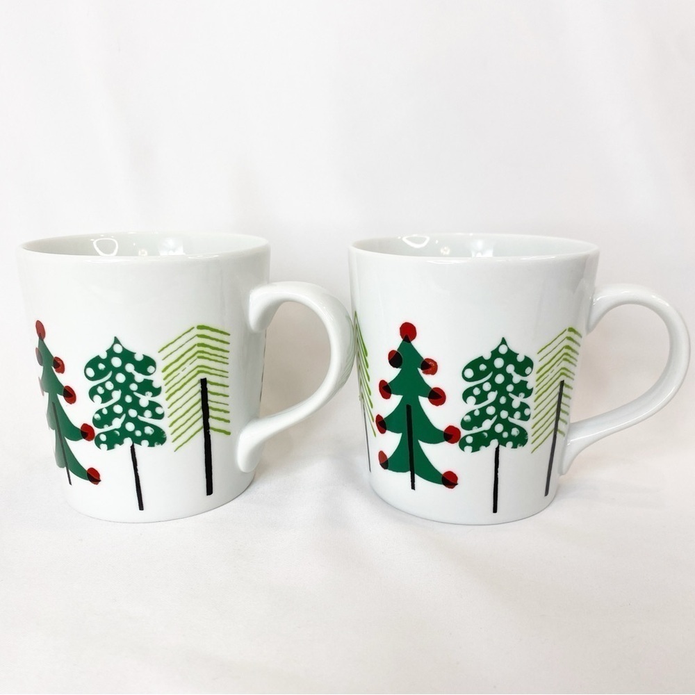 Set of 2 Crate & Barrel “Jingle Mug” Yule Christmas Trees by Julia Rothman NWT